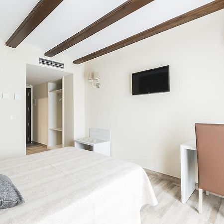 Hotel Atiana 阿尔巴拉辛 外观 照片