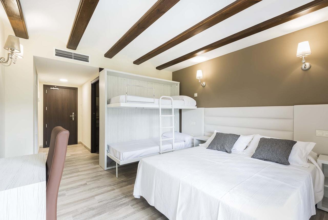 Hotel Atiana 阿尔巴拉辛 外观 照片