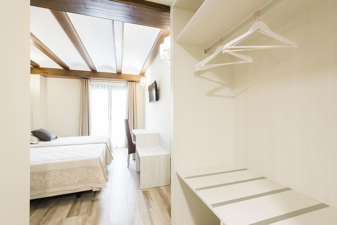 Hotel Atiana 阿尔巴拉辛 外观 照片