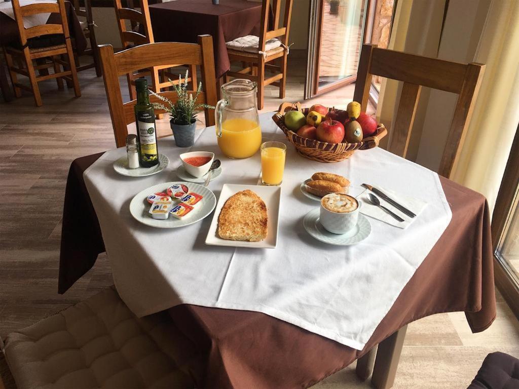 Hotel Atiana 阿尔巴拉辛 外观 照片
